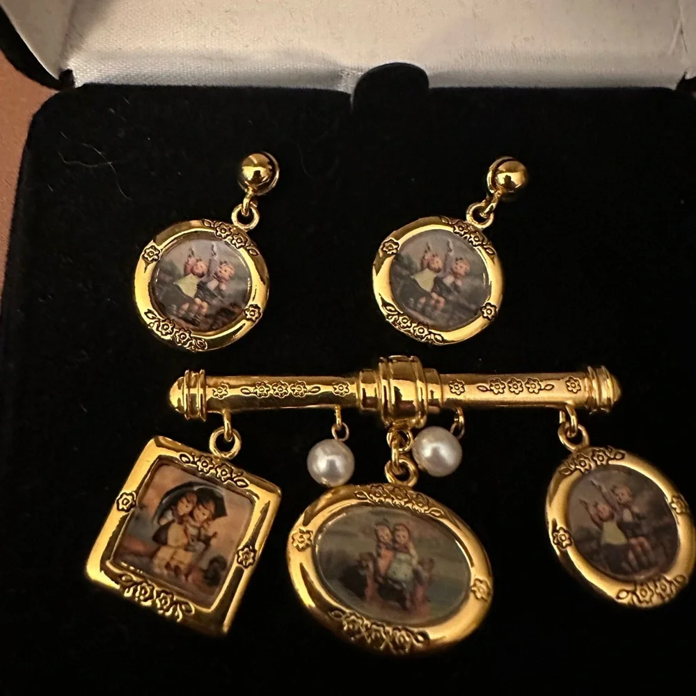 Vintage The Danbury Mint Hummel Brooch and Earrings Set - Picture 2 of 3